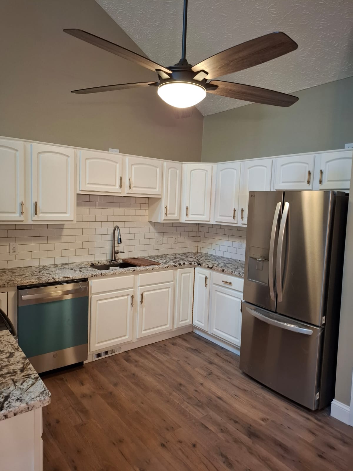 New kitchen remodel to suit the client's every need — photo 1 of 4